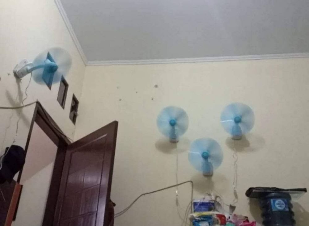 hiasan dinding rumah ini nyelenehnya kelewatan © berbagai sumber hiasan dinding rumah ini nyelenehnya kelewatan © berbagai sumber