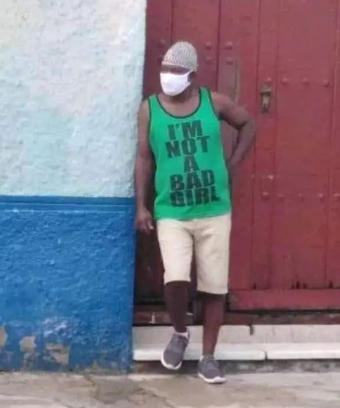 Potret kocak orang di pinggir jalan Berbagai sumber