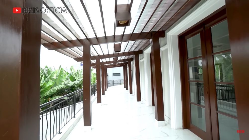 potret hunian baru ria ricis dan teuku ryan © berbagai sumber