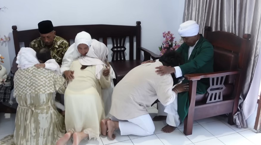 Indah Permatasari mudik ke kampung suami © YouTube