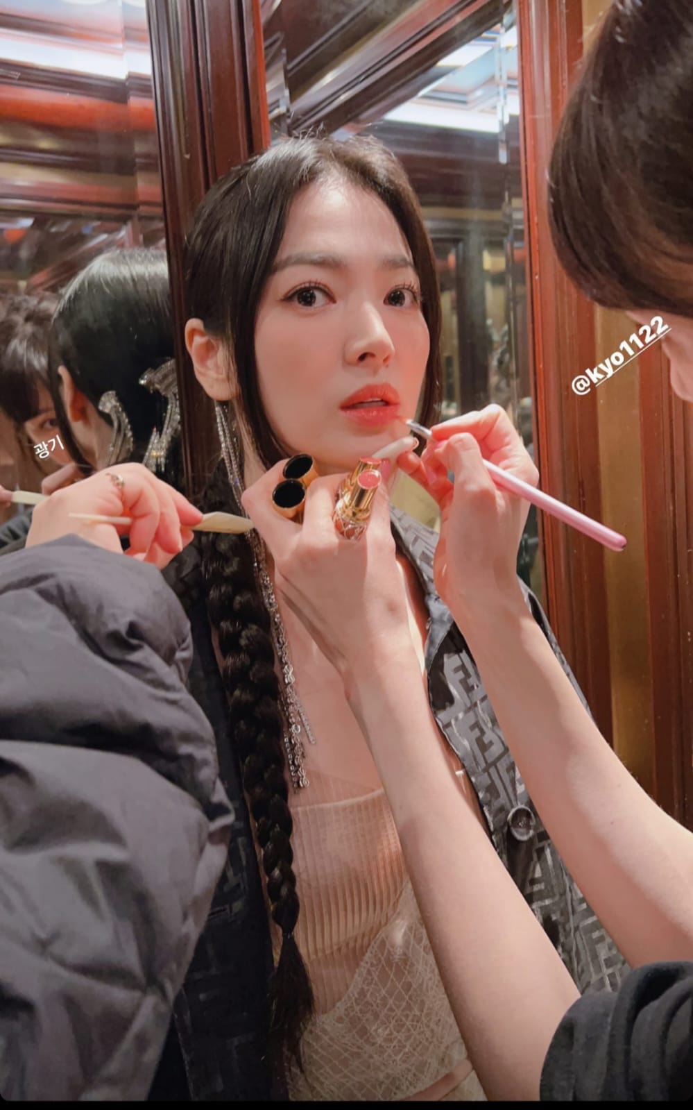 Momen Song Hye-kyo tampil perdana di Met Gala © Instagram