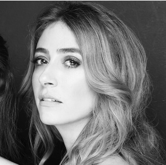 penampilan Betty di keseharian berbagai sumber penampilan Betty di keseharian berbagai sumber