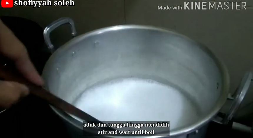 Trik mudah bikin bubur sumsum yang lembut, tidak bergerindil, dan bau tepung