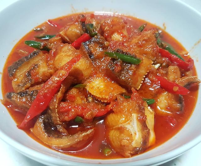 13 Resep olahan ikan pari tanpa santan enak, bumbunya nendang, dan bikin ketagihan