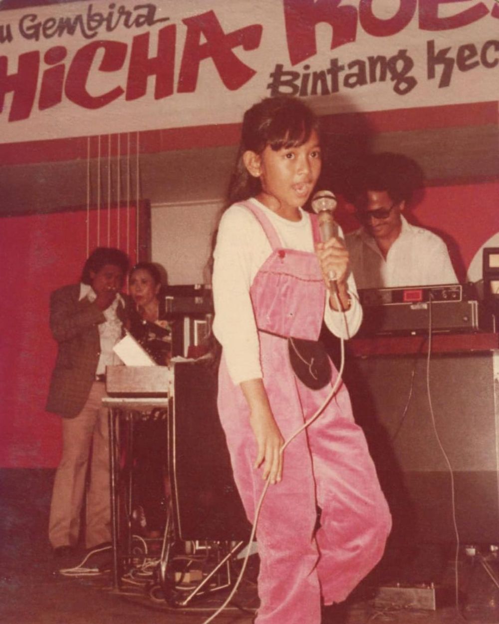 Bocah di iklan baterai penyanyi cilik © berbagai sumber Bocah di iklan baterai penyanyi cilik © berbagai sumber