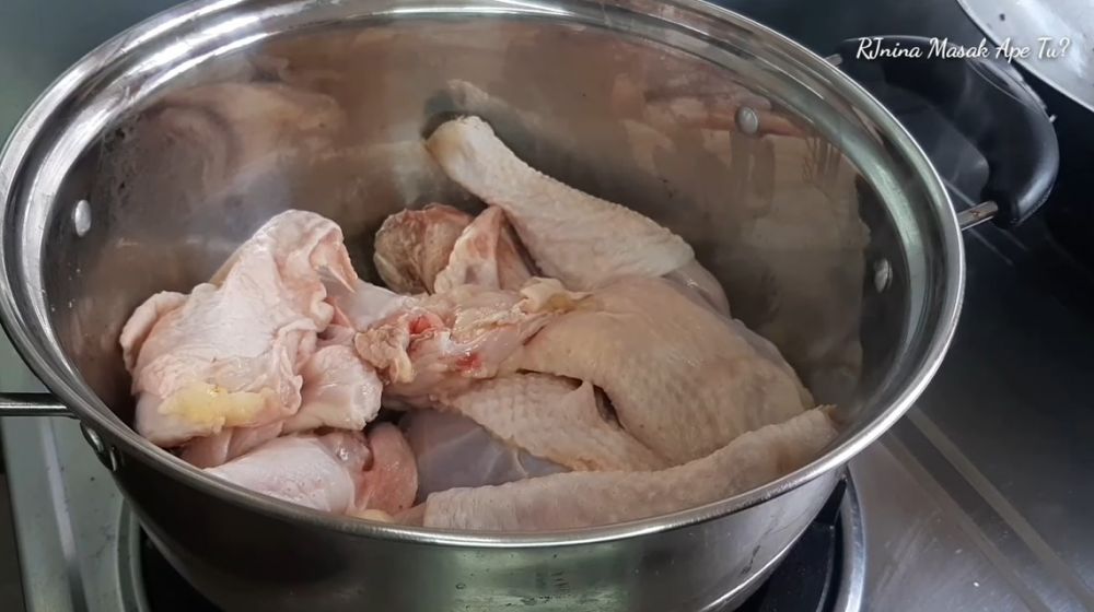 Jangan langsung direbus, begini trik mengolah daging ayam tua agar empuk dan tidak amis tanpa presto