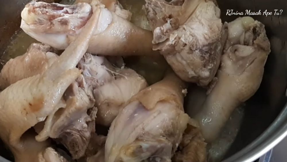 Jangan langsung direbus, begini trik mengolah daging ayam tua agar empuk dan tidak amis tanpa presto