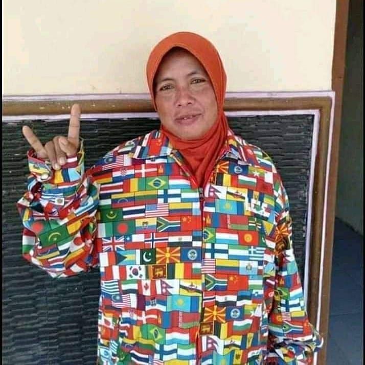 gaya emak-emak saat difoto ini narsis abis © berbagai sumber