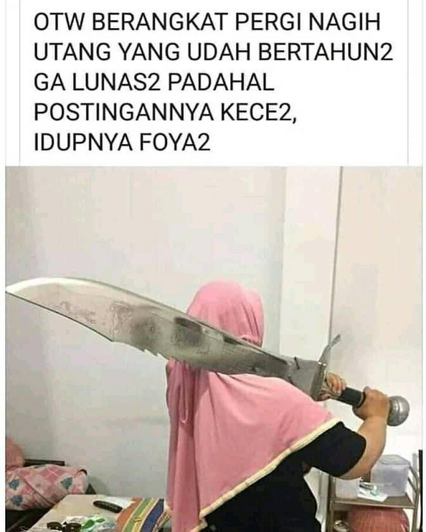 gaya emak-emak saat difoto ini narsis abis © berbagai sumber