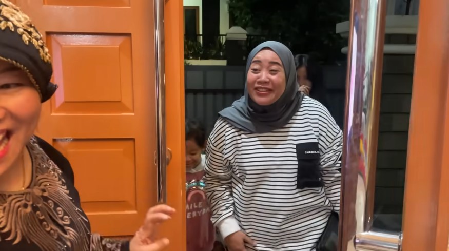 Puput eks istri Doddy jenguk Gala Sky © YouTube