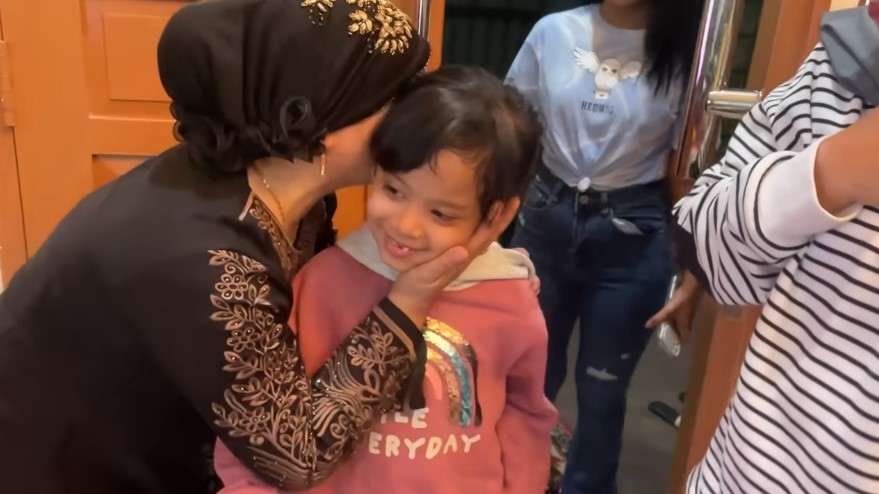 Puput eks istri Doddy jenguk Gala Sky © YouTube