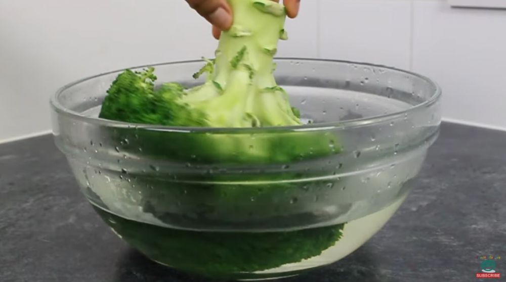 Trik menghilangkan lapisan lilin di brokoli, ampuh tanpa garam dan baking soda