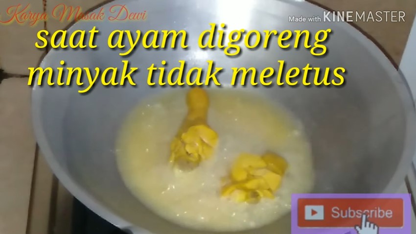 Bukan diberi tepung terigu, ini trik goreng ayam supaya minyak tak meletup dan menghitam