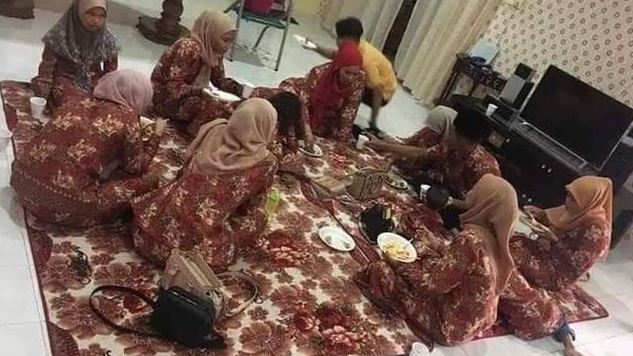potret kocak outfit warga +62 Berbagai sumber