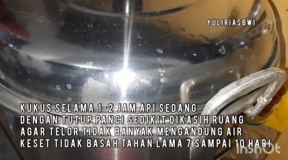 Bukan direbus, ini trik mematangkan telur asin agar tidak mudah busuk sampai 10 hari