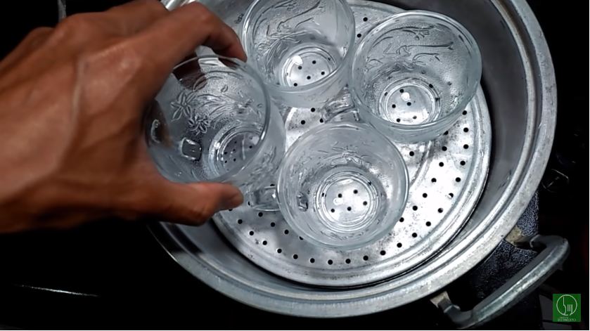 Bukan pakai cetakan khusus, ini trik mudah bikin telur rebus ala hotel yang lembut, gurih, dan cantik