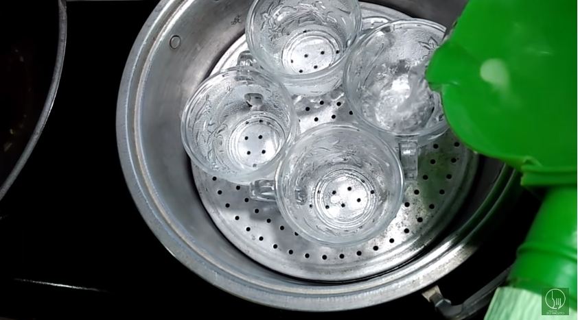 Bukan pakai cetakan khusus, ini trik mudah bikin telur rebus ala hotel yang lembut, gurih, dan cantik