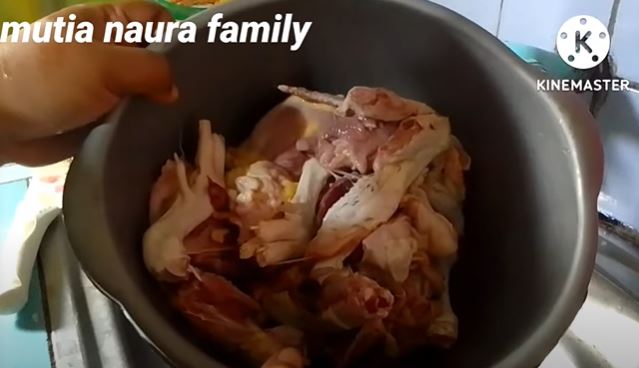 Hanya menggunakan 3 bahan, ini cara menghilangkan bau amis pada daging bebek