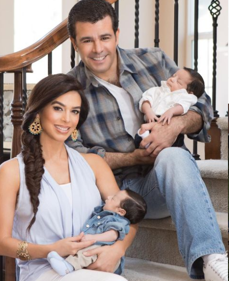 Eduardo Capetillo dengan pasangan asli © 2023 brilio.net