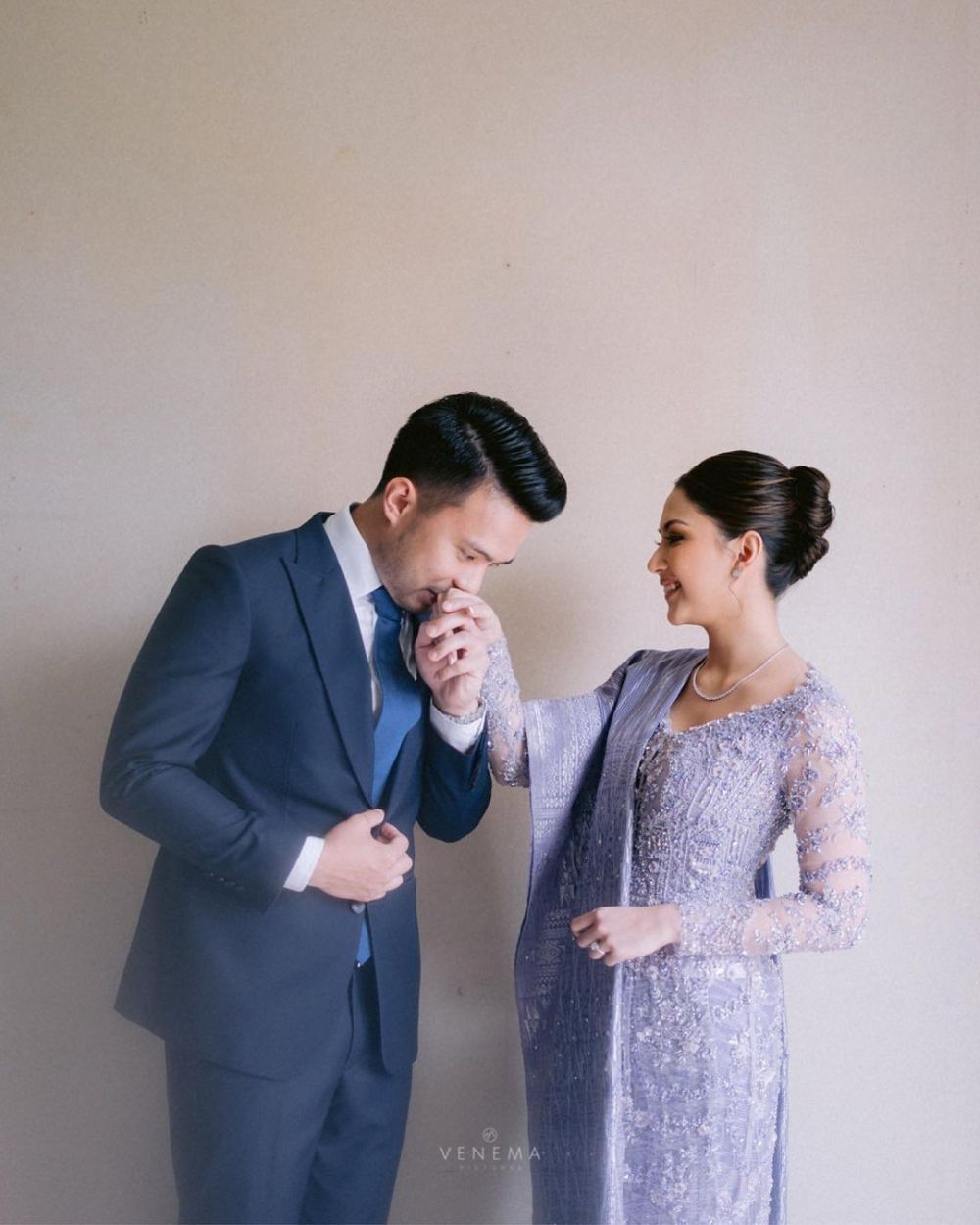 pesona jessica mila dari prosesi pemberian marga sampai pemberkatan © berbagai sumber