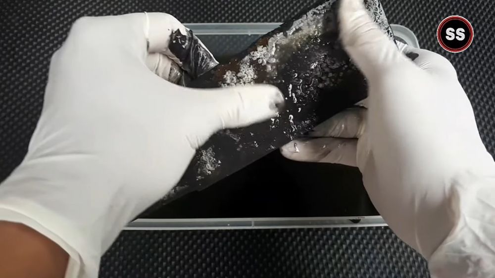 Tanpa digosok, ini cara ampuh hilangkan karat di pisau besi pakai satu bahan