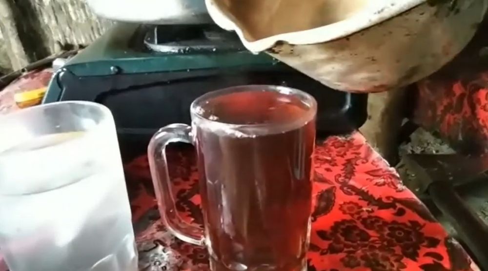 Cara menggunakan gelas kaca baru agar tidak mudah retak saat dituang air panas dan dingin