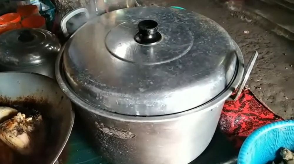 Cara menggunakan gelas kaca baru agar tidak mudah retak saat dituang air panas dan dingin