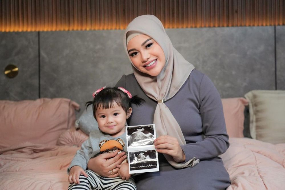 Teka-teki terjawab, intip 7 momen Aurel Hermansyah dan Atta Halilintar umumkan kehamilan anak kedua