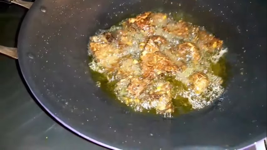 Bukan diberi tepung, ini trik mengolah paru goreng supaya kering dan renyah maksimal