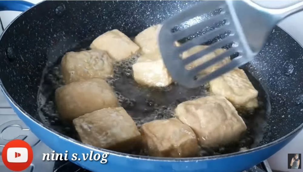 Jangan cuma digoreng, ini trik bikin tahu pong yang berkulit dan mengembang
