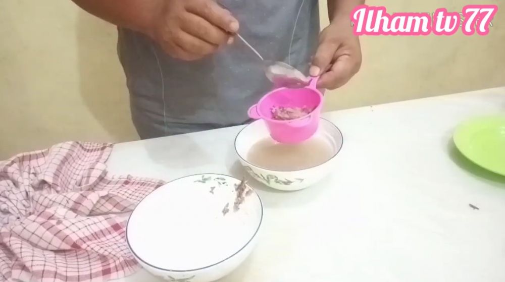 Pakai 2 rempah dapur, begini cara mengusir lalat di makanan secara alami