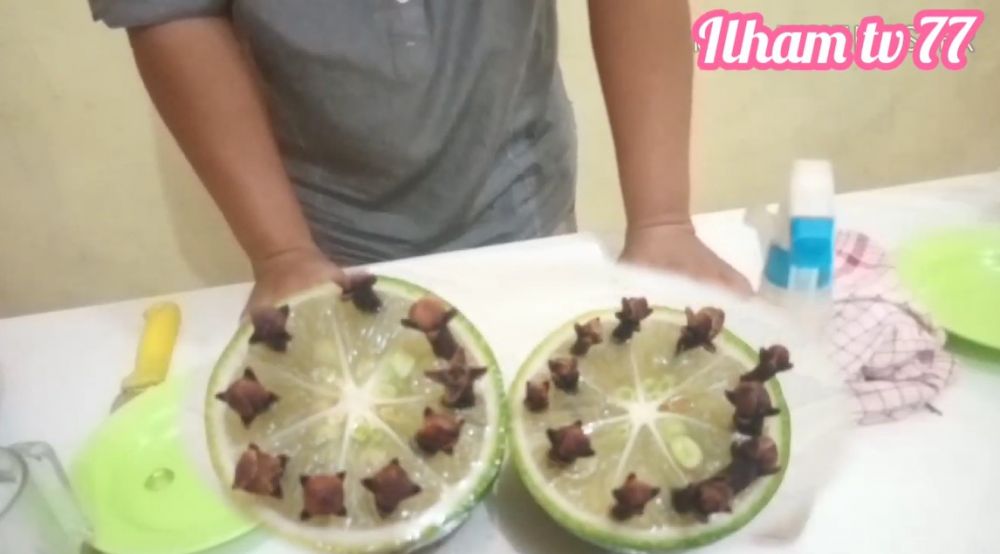 Pakai 2 rempah dapur, begini cara mengusir lalat di makanan secara alami