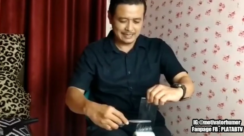 Cara mudah hilangkan sisa lem bekas stiker di teflon baru tanpa bikin tergores