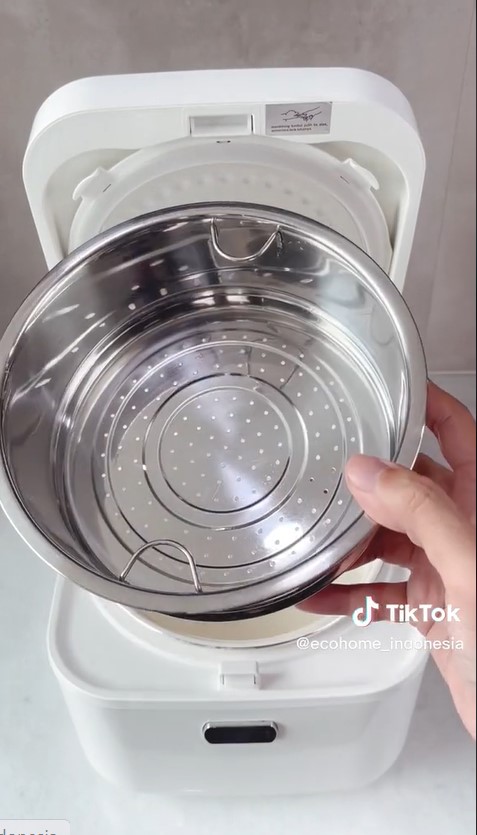 Tanpa sabun, begini trik bersihkan noda air membandel di saringan kukusan