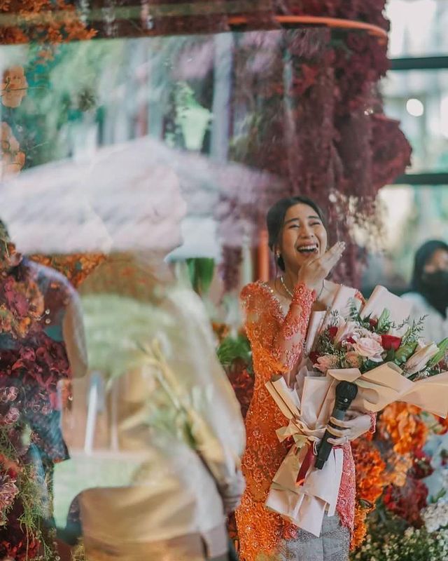 Momen lamaran Adinda Thomas © Instagram Momen lamaran Adinda Thomas © Instagram