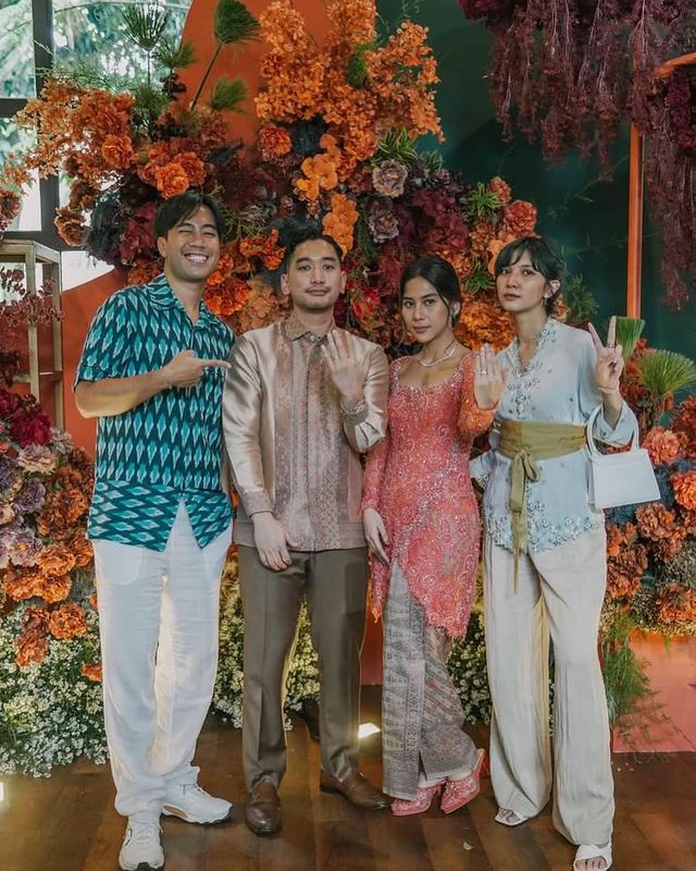 Momen lamaran Adinda Thomas © Instagram Momen lamaran Adinda Thomas © Instagram