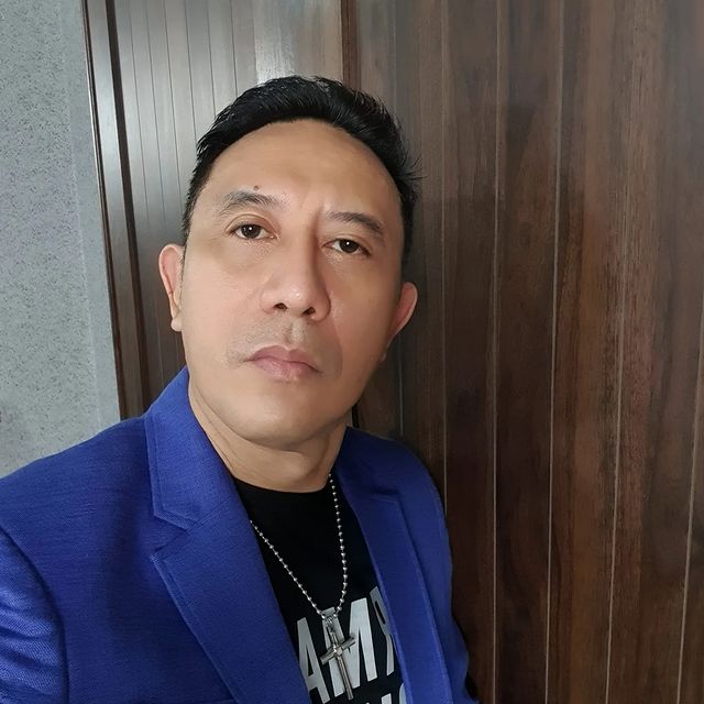 Presenter Kuis Famili 100 © Instagram