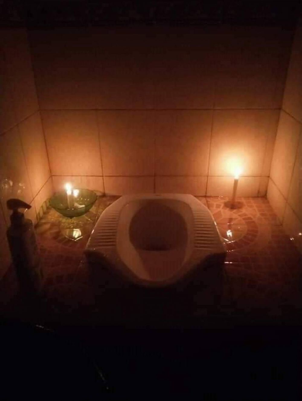 Potret kocak di dalam toilet Berbagai sumber Potret kocak di dalam toilet Berbagai sumber