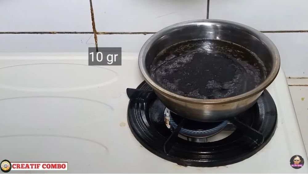 Bukan pakai nasi dan tepung, ini trik ampuh menjernihkan minyak goreng bekas agar aman digunakan lagi