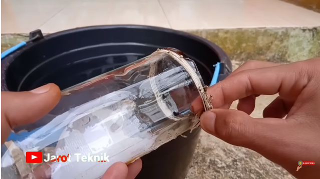 Jangan langsung dibuang, ini cara menyulap botol sirup bekas jadi gelas cantik layak pakai