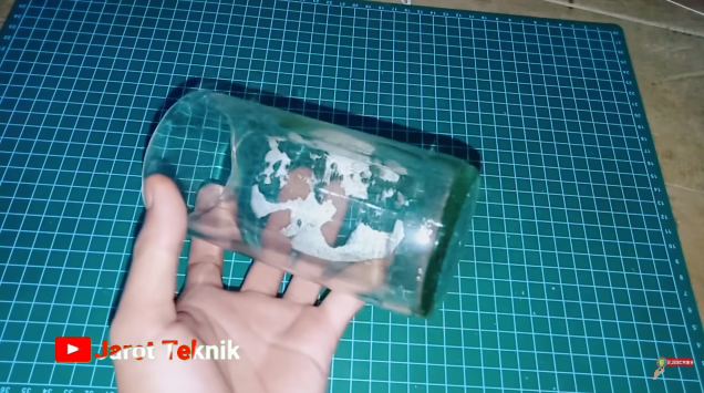 Jangan langsung dibuang, ini cara menyulap botol sirup bekas jadi gelas cantik layak pakai