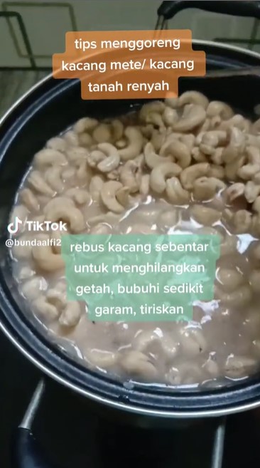 Ngemil makin mantap, ini trik menggoreng kacang mete agar bumbu meresap sempurna dan tidak hancur