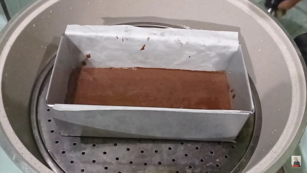 Trik mengukus brownies lapis agar tak bantat dan bisa menempel sempurna
