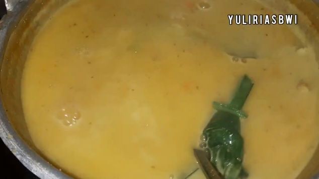Bukan ditambah mentega, ini trik bikin nasi kuning agar makin mengilap dan tidak mudah basi