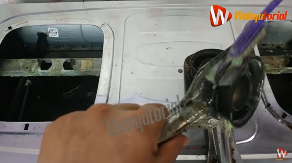 Bukan pakai sitrun, begini cara bersihkan corong burner kompor gas yang berkerak dan hitam