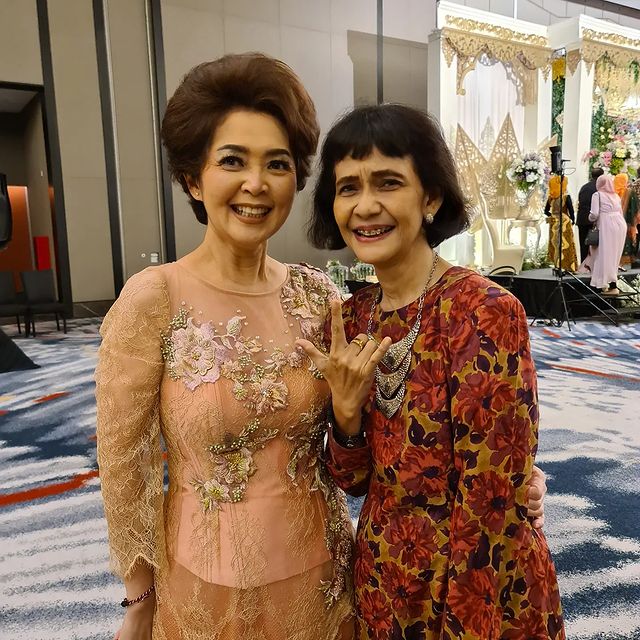 Wanita majalah jadul penyanyi top 80-an © Instagram Wanita majalah jadul penyanyi top 80-an © Instagram