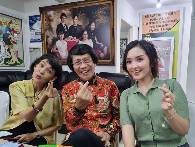 Wanita majalah jadul penyanyi top 80-an © Instagram Wanita majalah jadul penyanyi top 80-an © Instagram