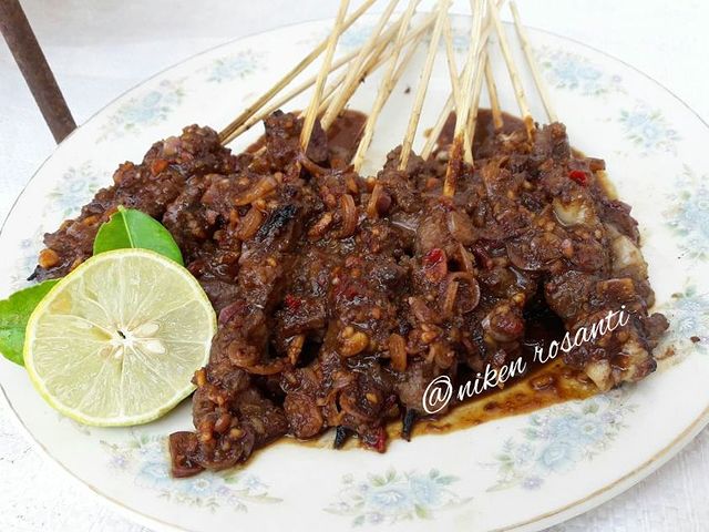 11 Resep daging kambing bakar paling enak, empuk, dan bumbunya meresap