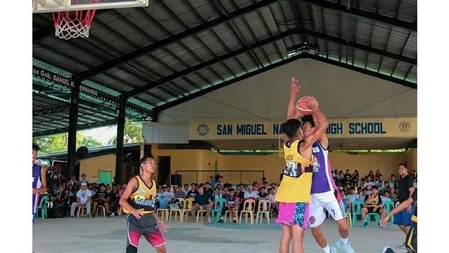 11 potret kocak saat bermain basket © berbagai sumber