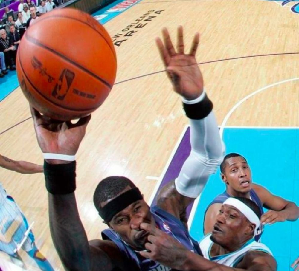 11 potret kocak saat bermain basket © berbagai sumber